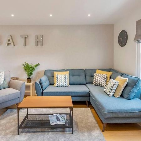 Fantastic 3-Bed House With Parking Villa Bath Kültér fotó