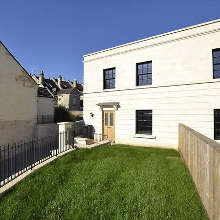 Fantastic 3-Bed House With Parking Villa Bath Kültér fotó