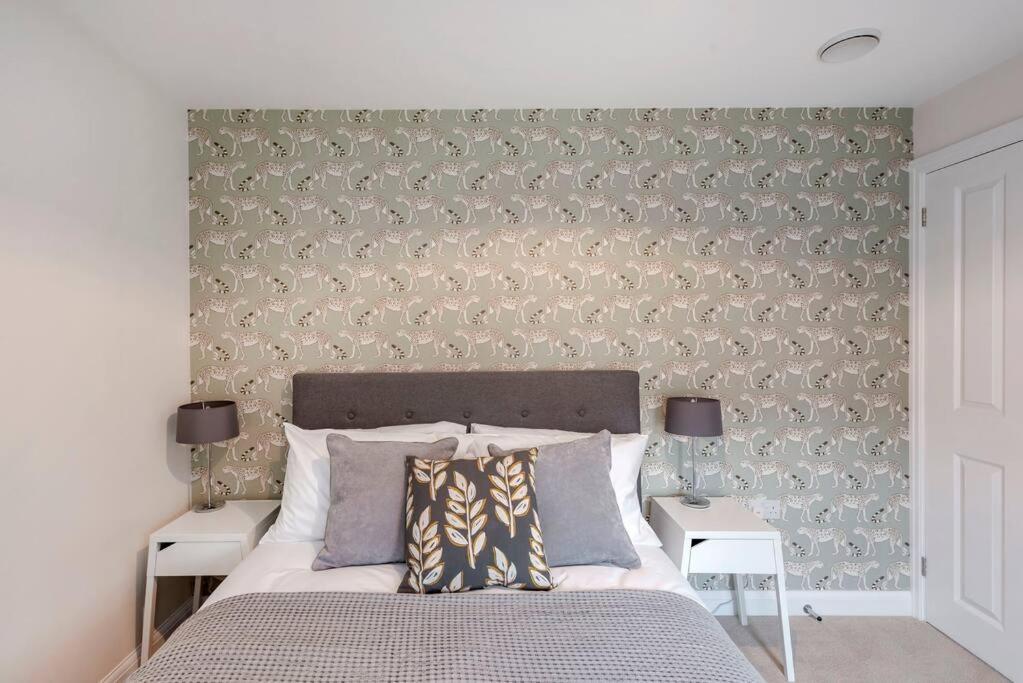 Fantastic 3-Bed House With Parking Villa Bath Kültér fotó